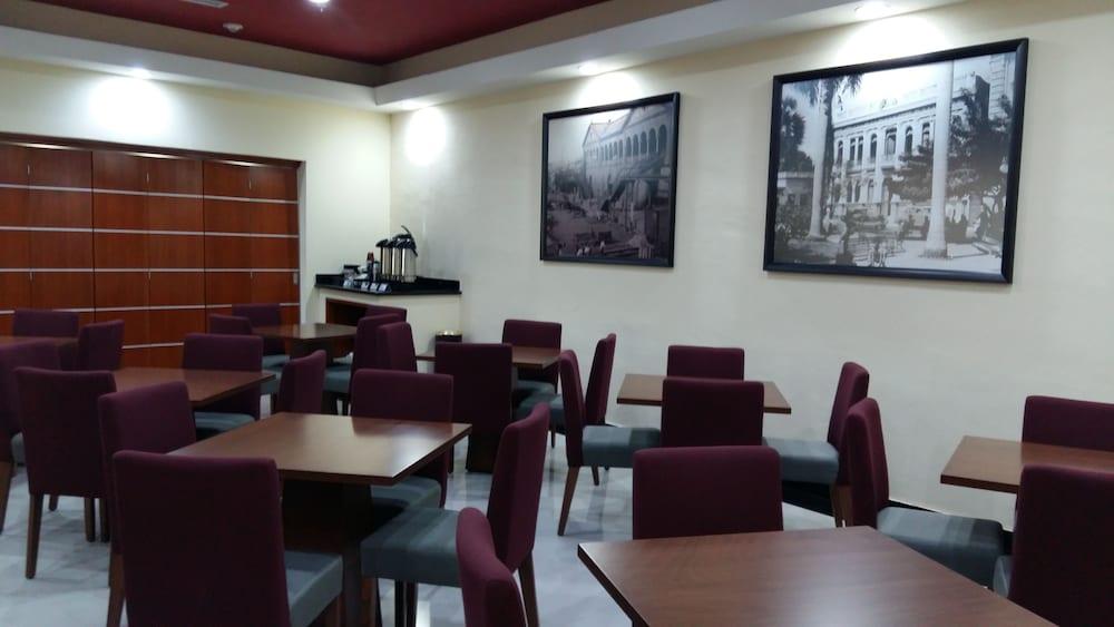 Hampton Inn Tampico Zona Dorada Екстериор снимка