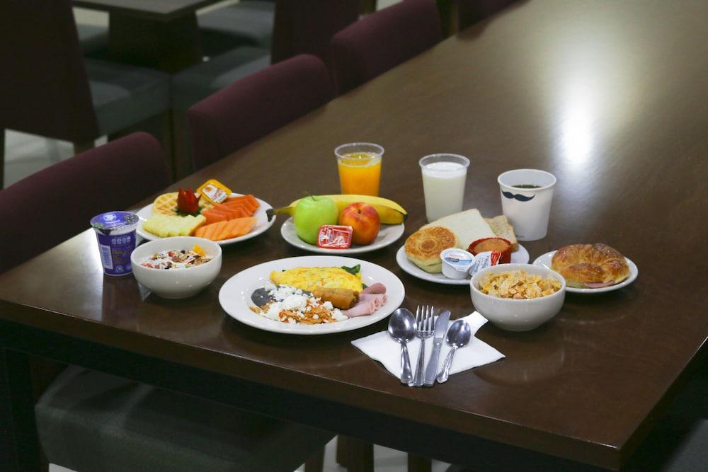 Hampton Inn Tampico Zona Dorada Екстериор снимка