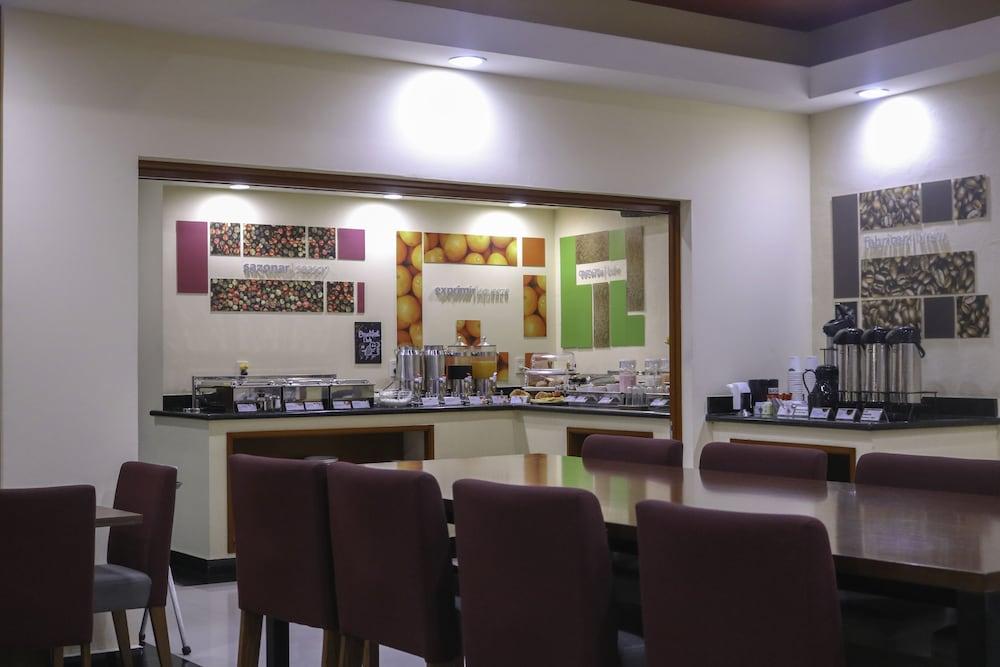 Hampton Inn Tampico Zona Dorada Екстериор снимка