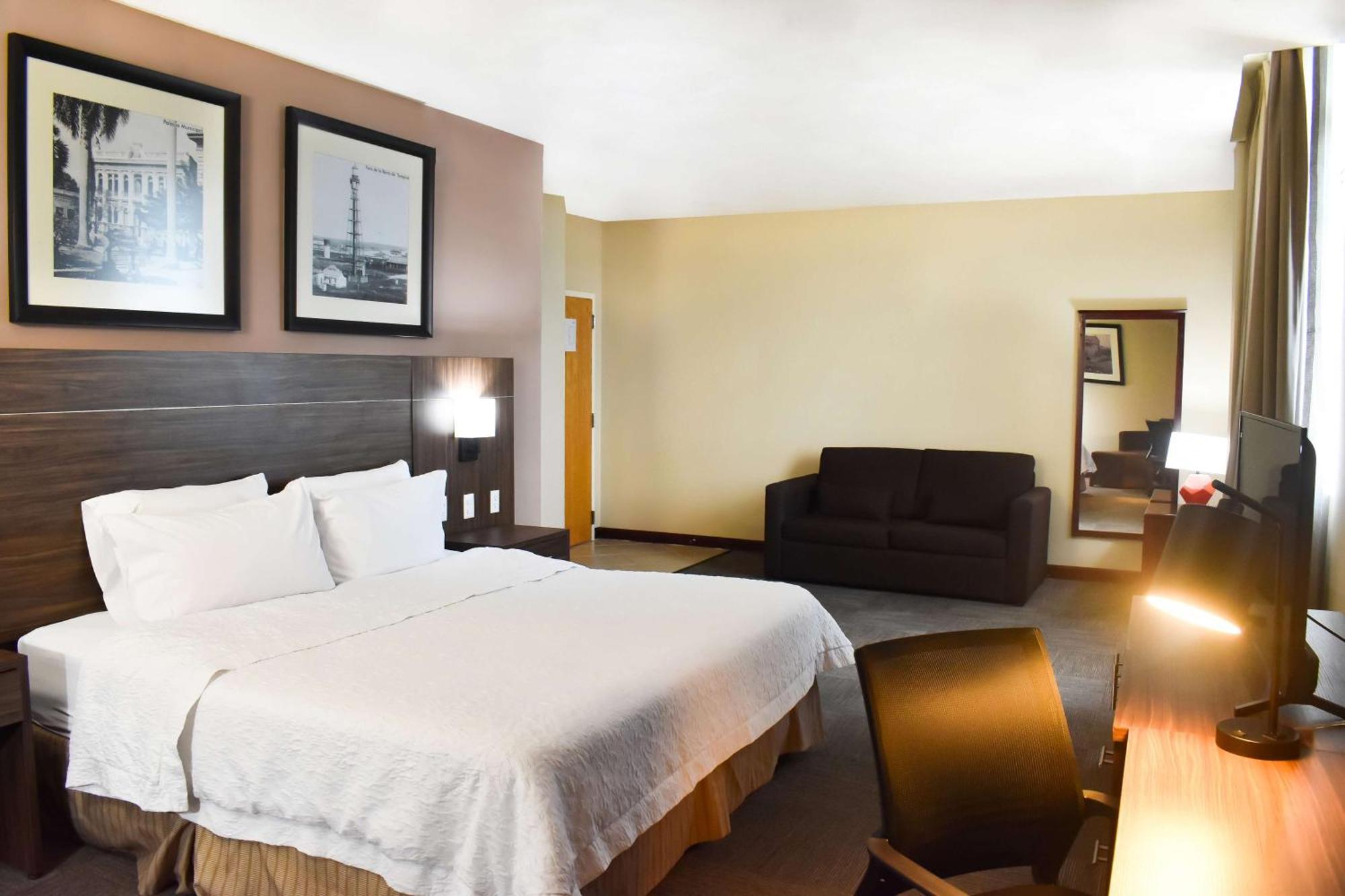 Hampton Inn Tampico Zona Dorada Екстериор снимка